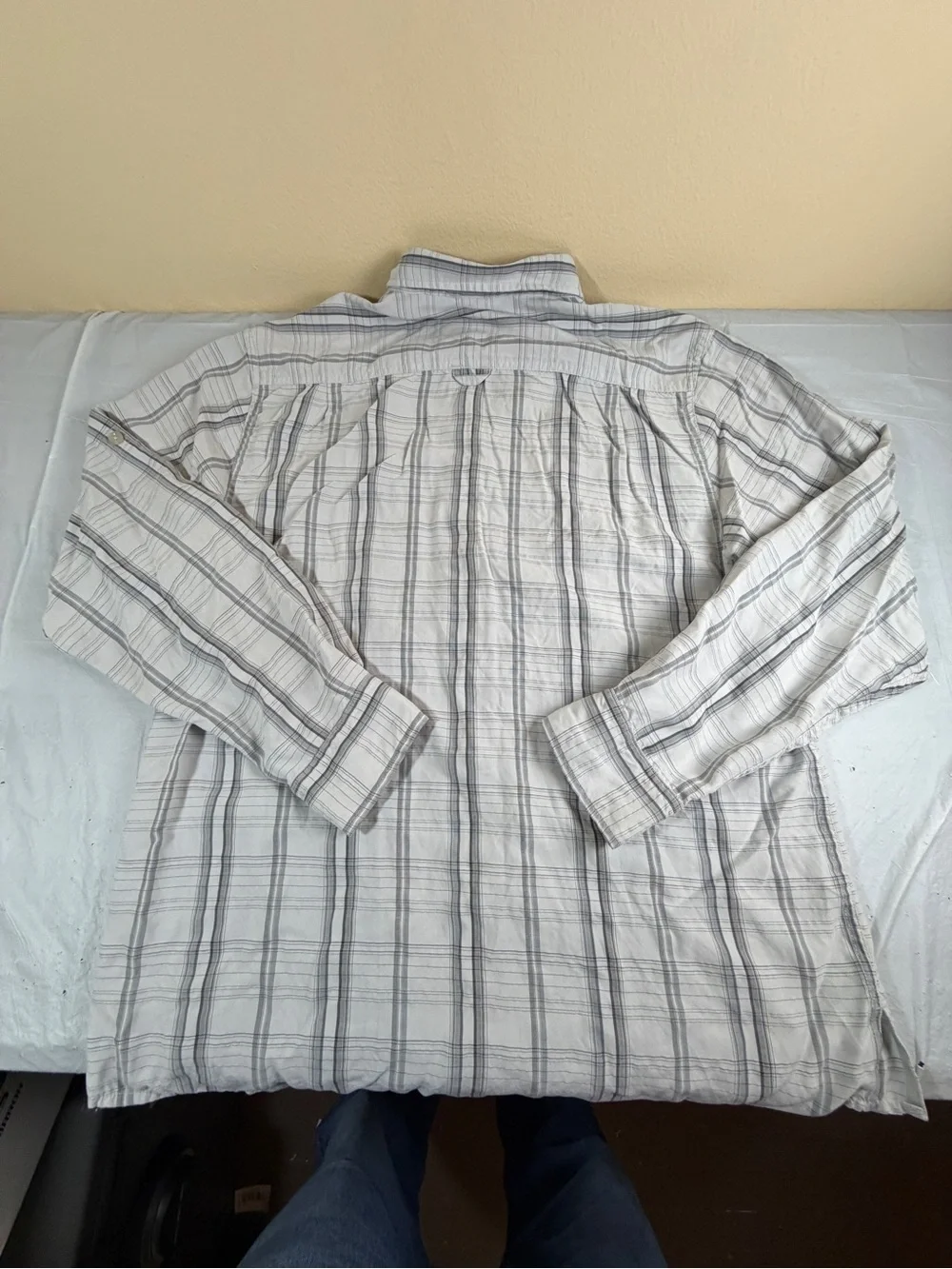 The North Face Men's Button-Down Plaid‎ Shirt in White and Gray